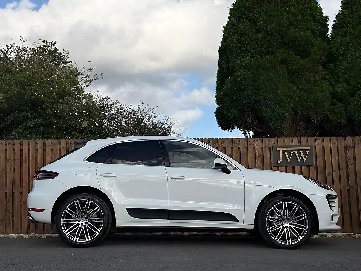 Used 2017 Porsche Macan S White - Interior and Exterior details 12