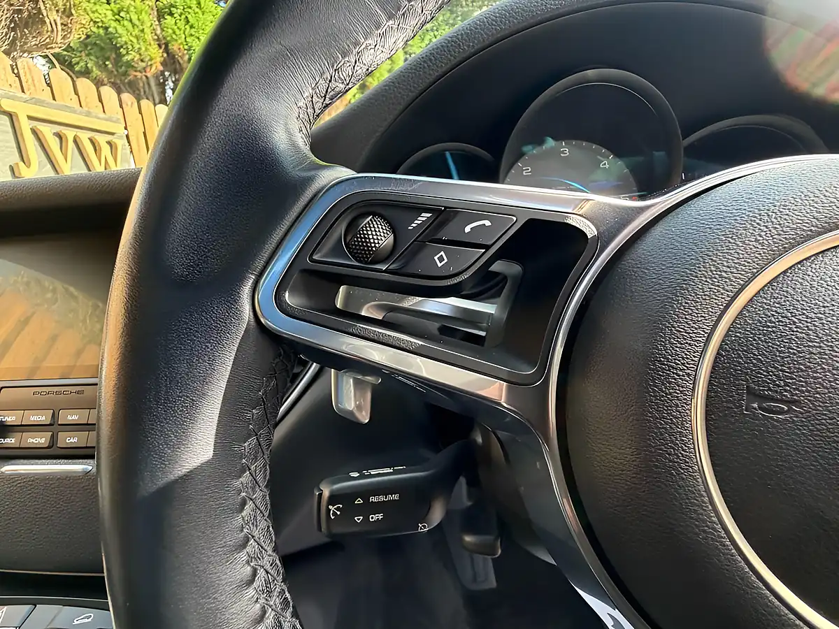 Used 2017 Porsche Macan S White - Interior and Exterior details 16