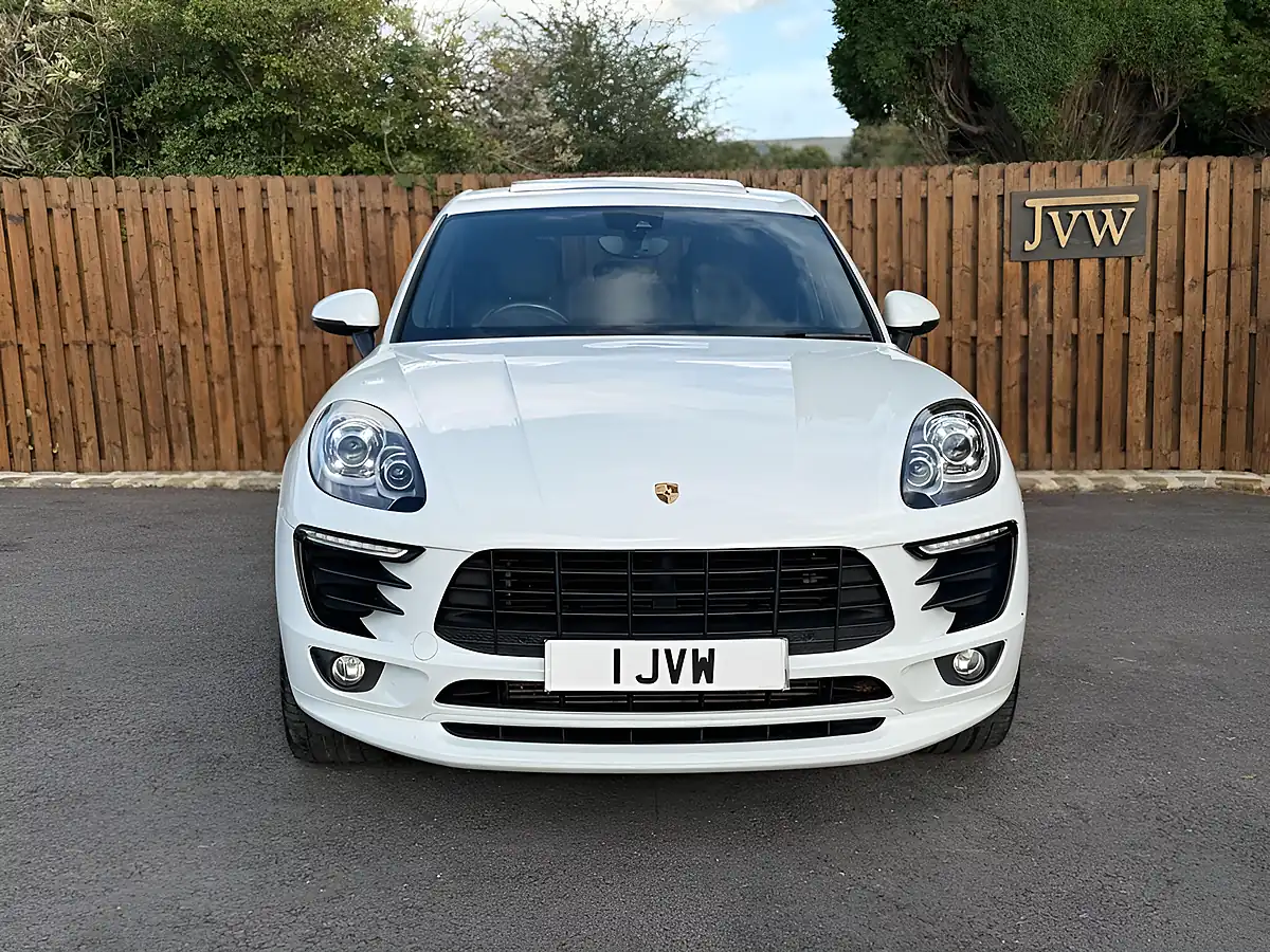 Used 2017 Porsche Macan S White - Interior and Exterior details 3