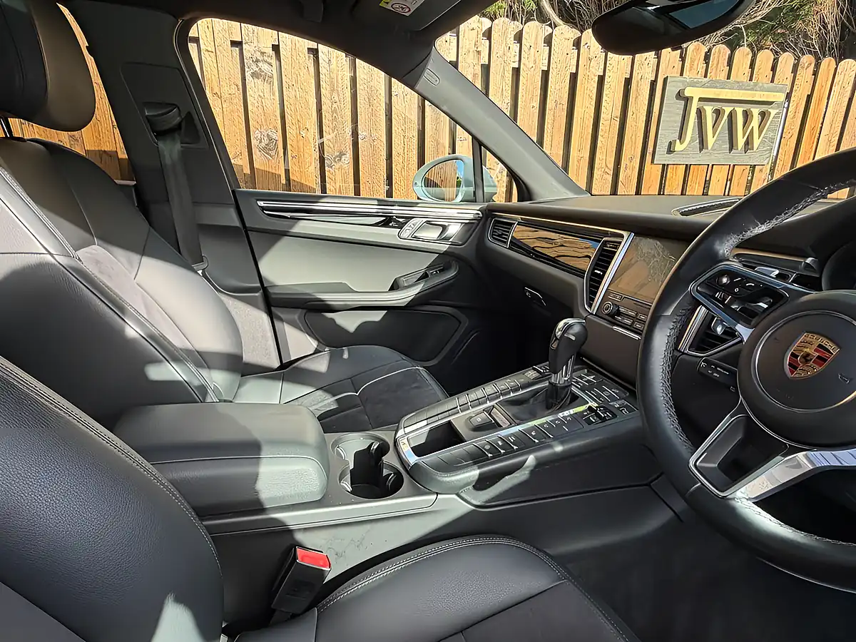 Used 2017 Porsche Macan S White - Interior and Exterior details 7