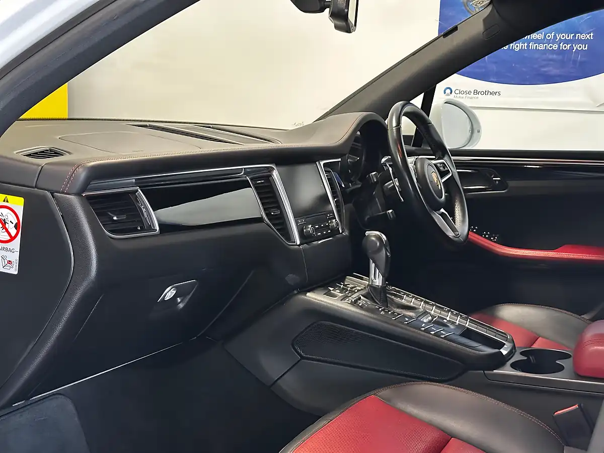 Used 2017 Porsche Macan White - Interior and Exterior details 13