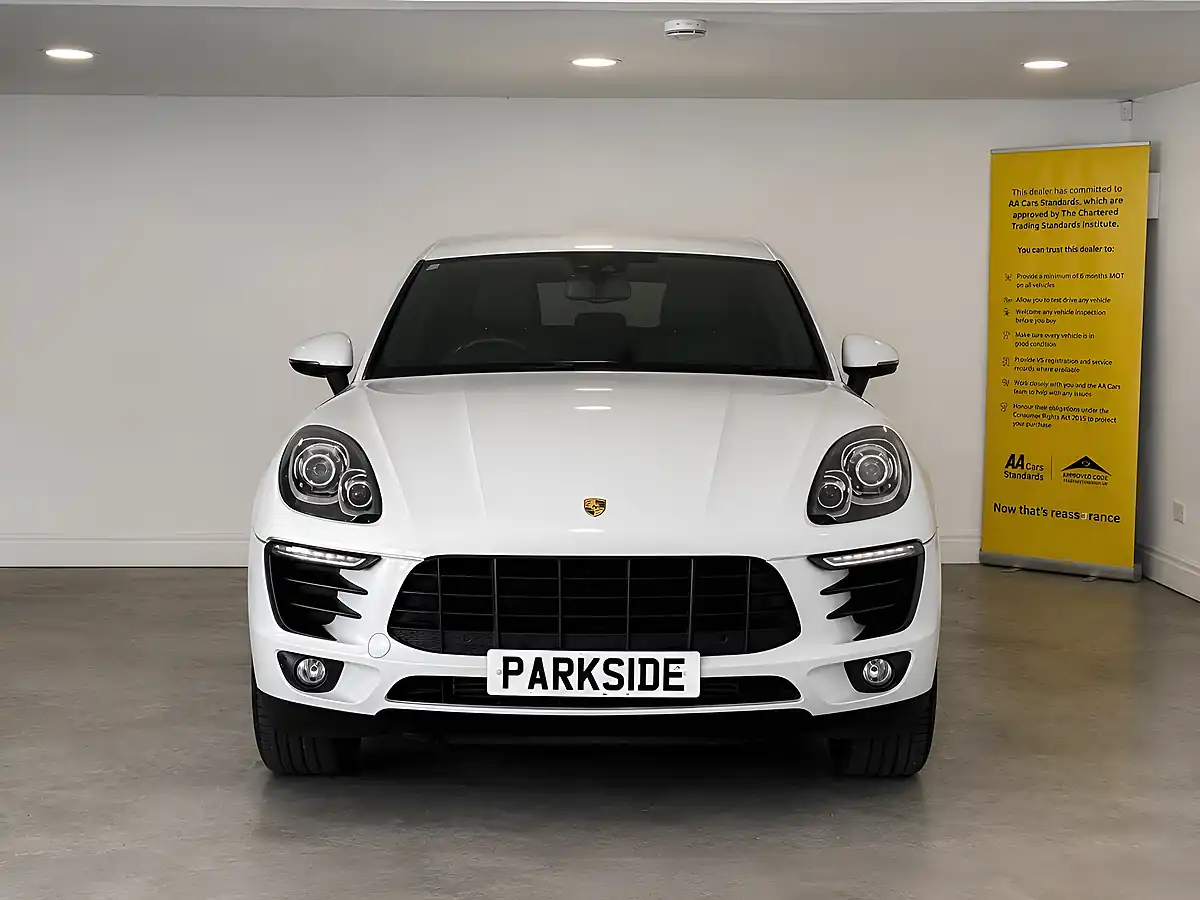 Used 2017 Porsche Macan White - Interior and Exterior details 5