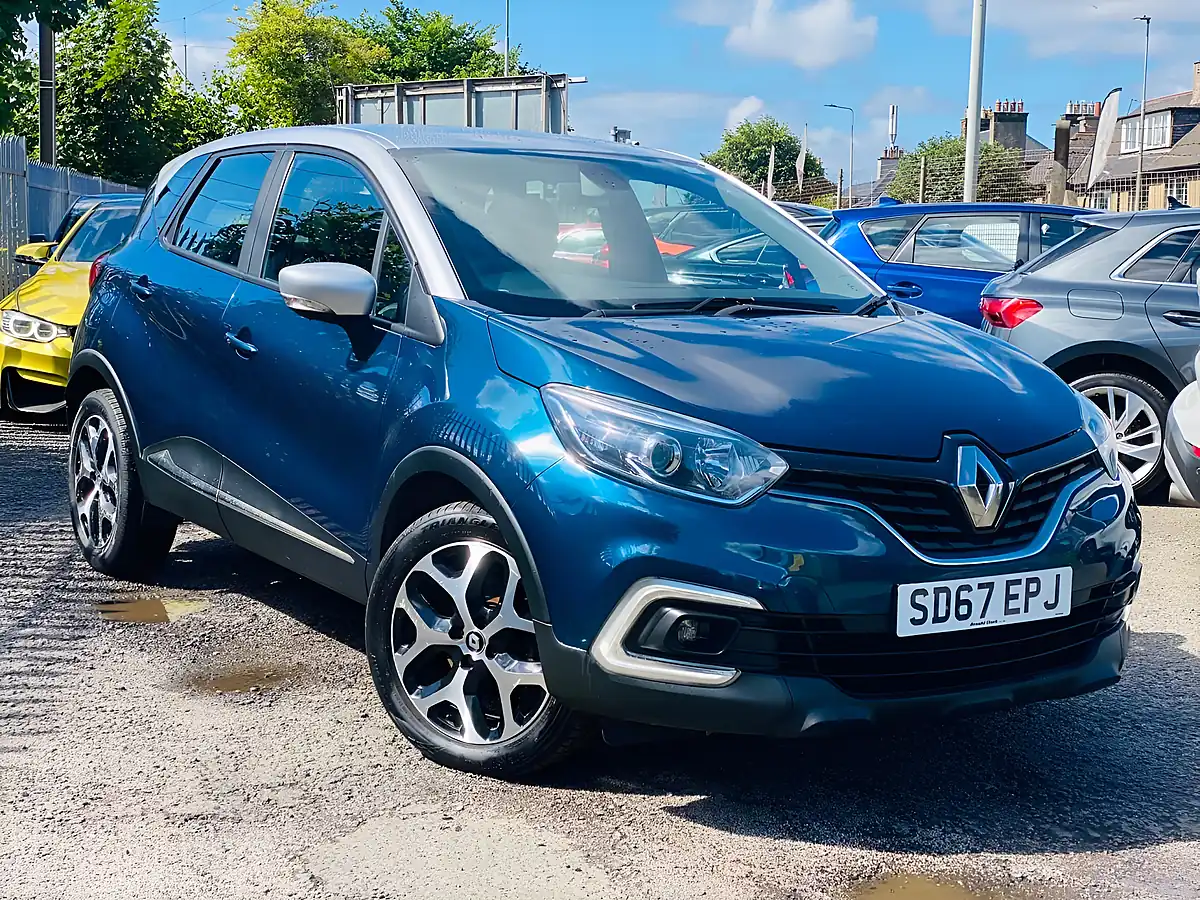 Used 2017 Renault Captur Dynamique Nav Blue - Front View