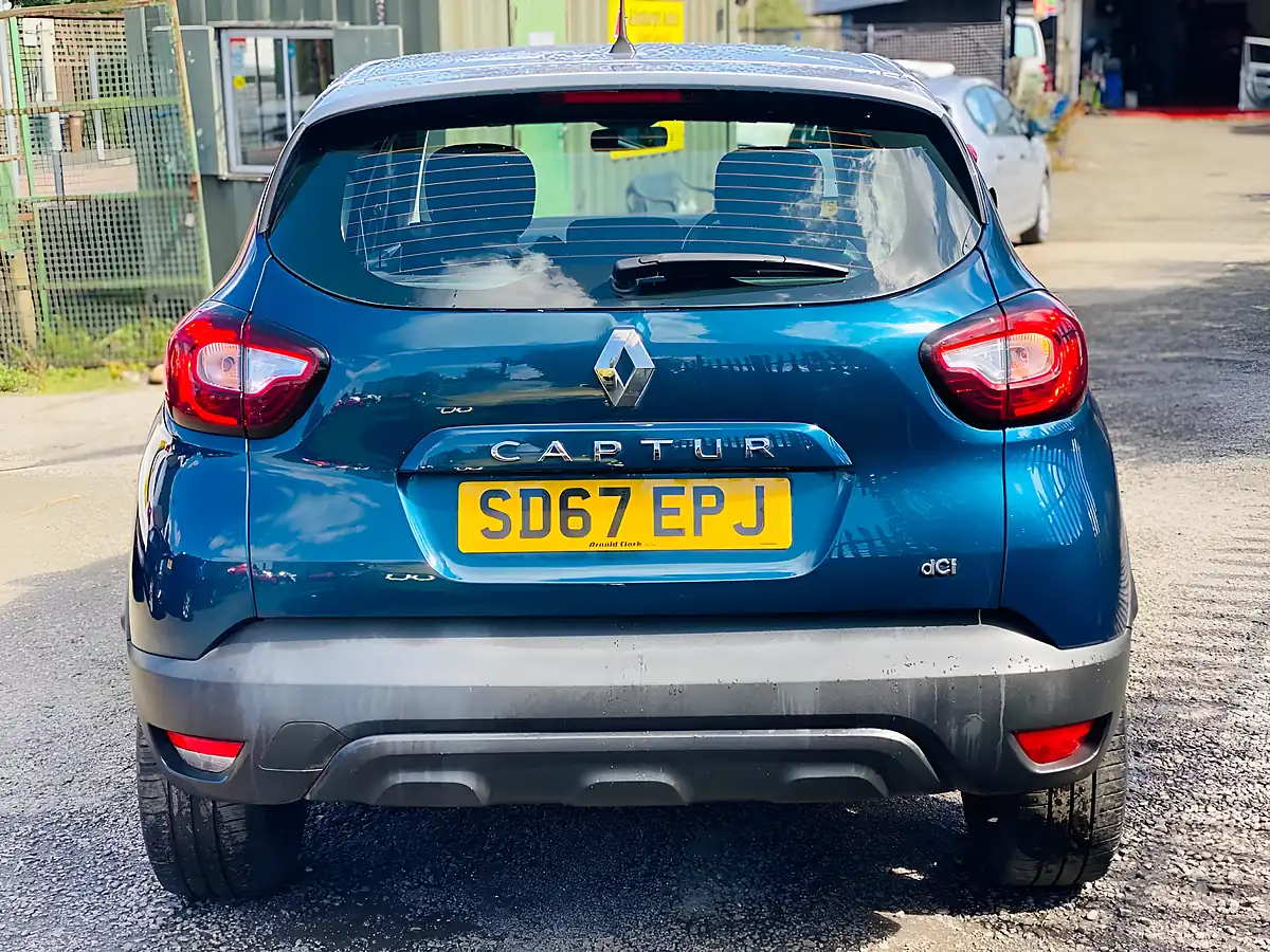 Used 2017 Renault Captur Dynamique Nav Blue - Interior and Exterior details 7