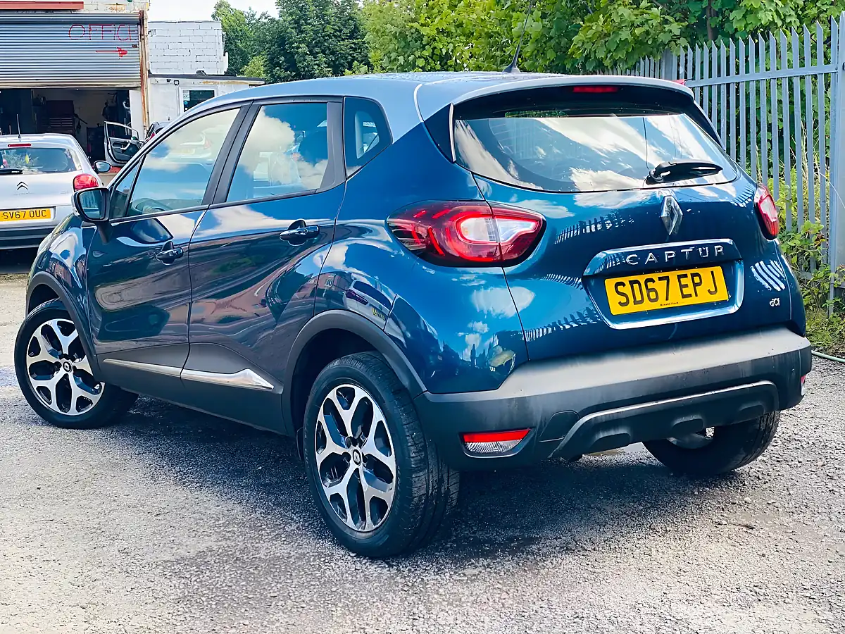 Used 2017 Renault Captur Dynamique Nav Blue - Interior and Exterior details 8