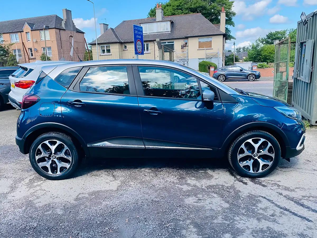 Used 2017 Renault Captur Dynamique Nav Blue - Interior and Exterior details 9
