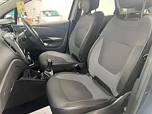Used 2017 Renault Captur Dynamique Nav Blue - Interior and Exterior details 15