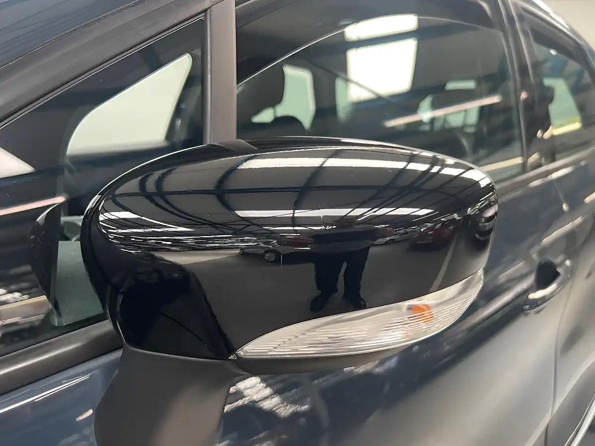 Used 2017 Renault Captur Dynamique Nav Blue - Interior and Exterior details 18
