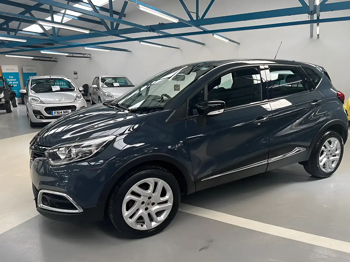 Used 2017 Renault Captur Dynamique Nav Blue - Interior and Exterior details 4