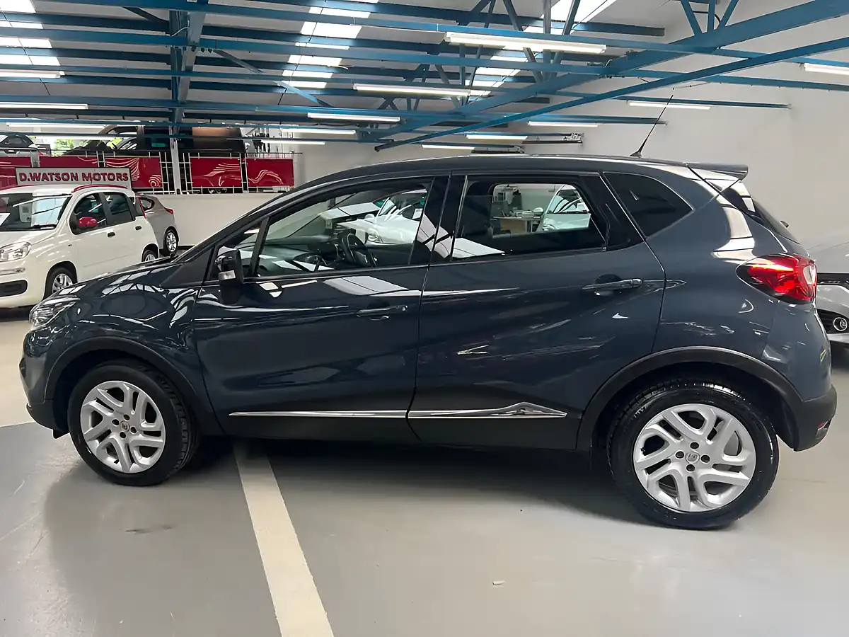Used 2017 Renault Captur Dynamique Nav Blue - Interior and Exterior details 6