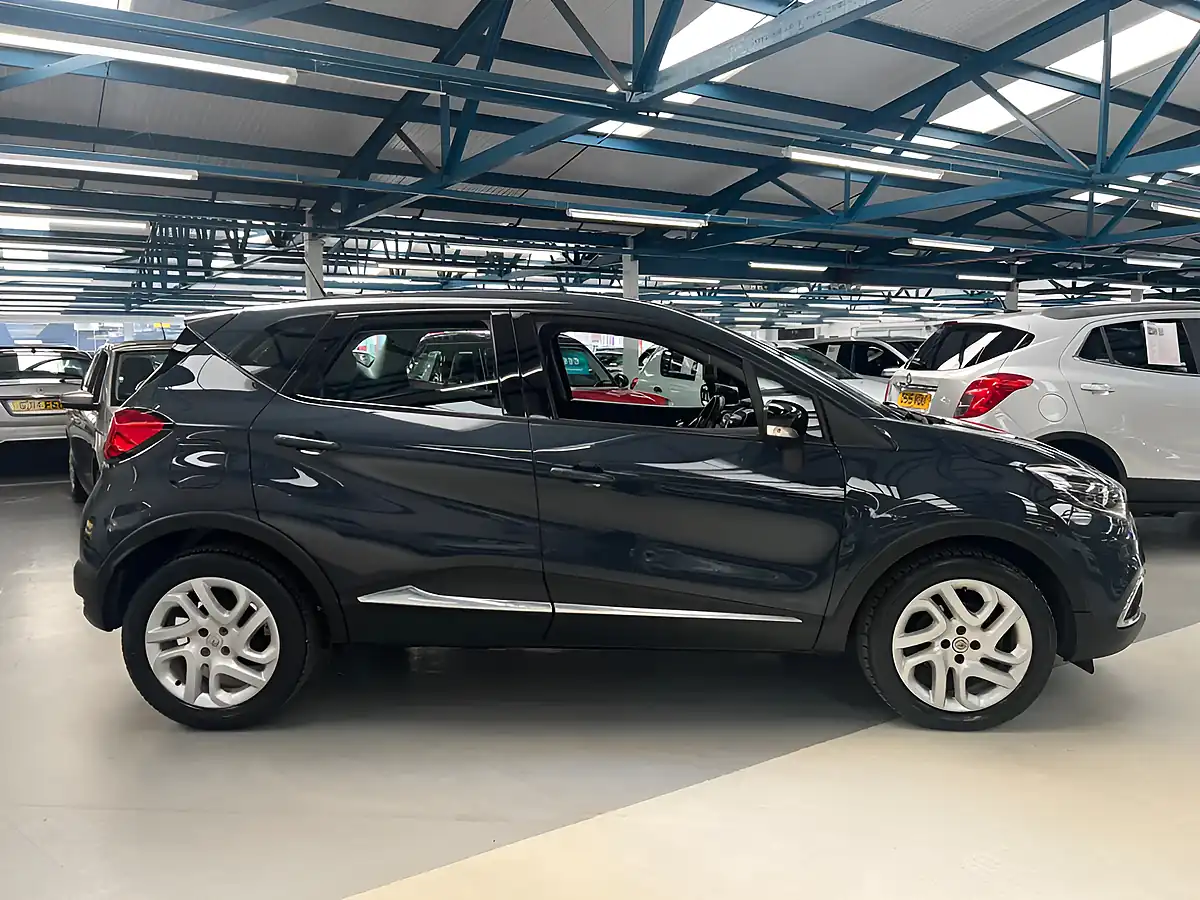 Used 2017 Renault Captur Dynamique Nav Blue - Interior and Exterior details 8