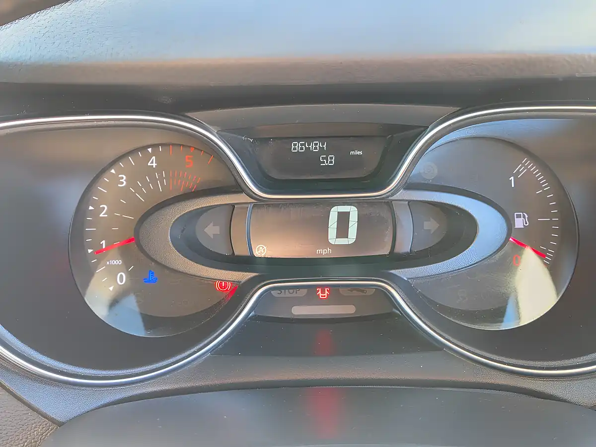 Used 2017 Renault Captur Dynamique Nav Boston Blue - Interior and Exterior details 11