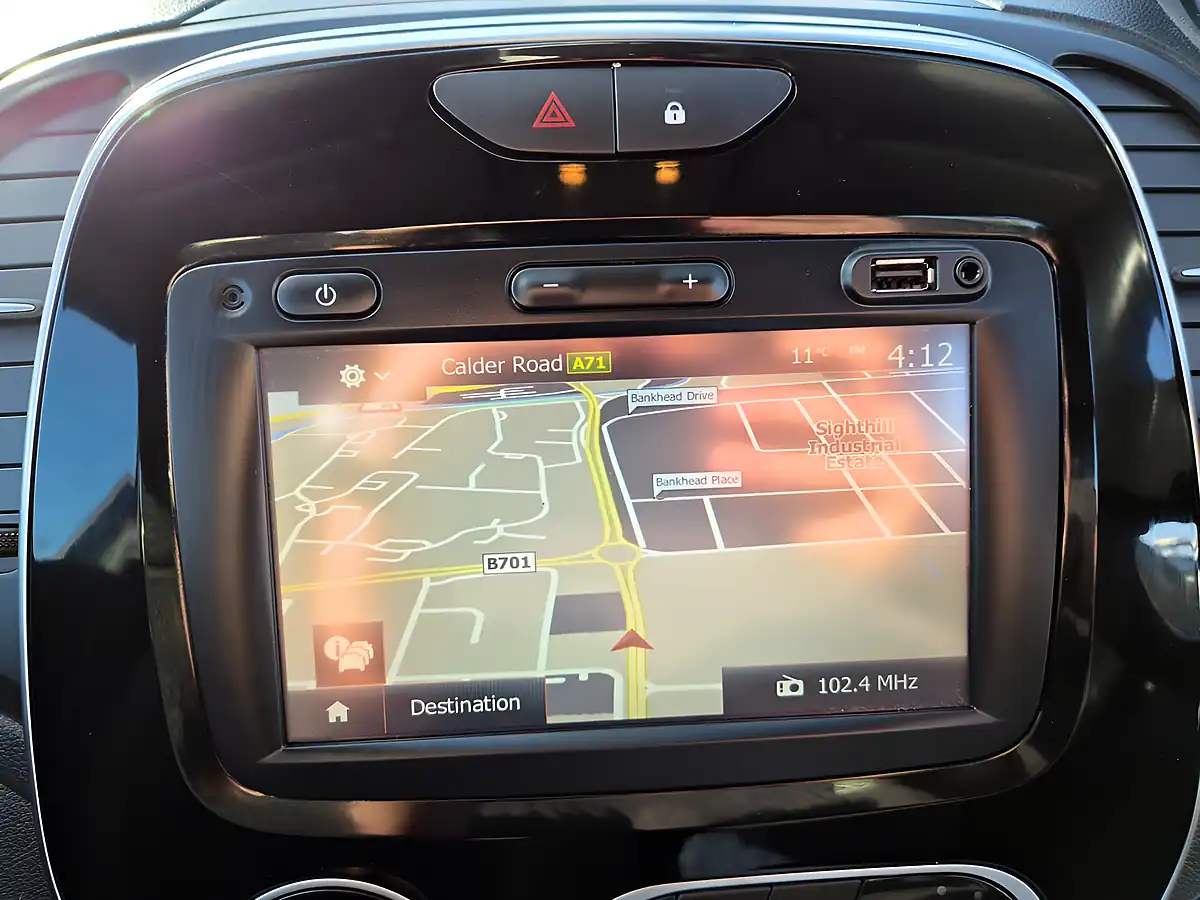 Used 2017 Renault Captur Dynamique Nav Boston Blue - Interior and Exterior details 12