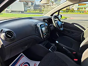 Used 2017 Renault Captur Dynamique Nav Boston Blue - Interior and Exterior details 18