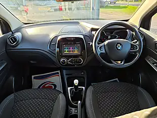 Used 2017 Renault Captur Dynamique Nav Boston Blue - Interior and Exterior details 9