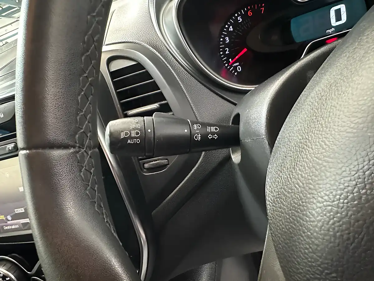Used 2017 Renault Captur Dynamique Nav Desert Orange - Interior and Exterior details 13