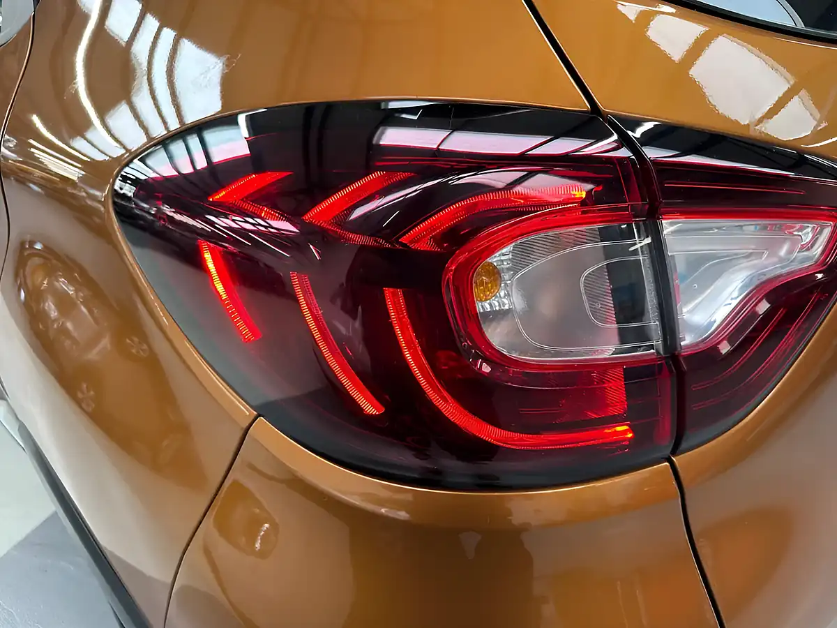 Used 2017 Renault Captur Dynamique Nav Desert Orange - Interior and Exterior details 19