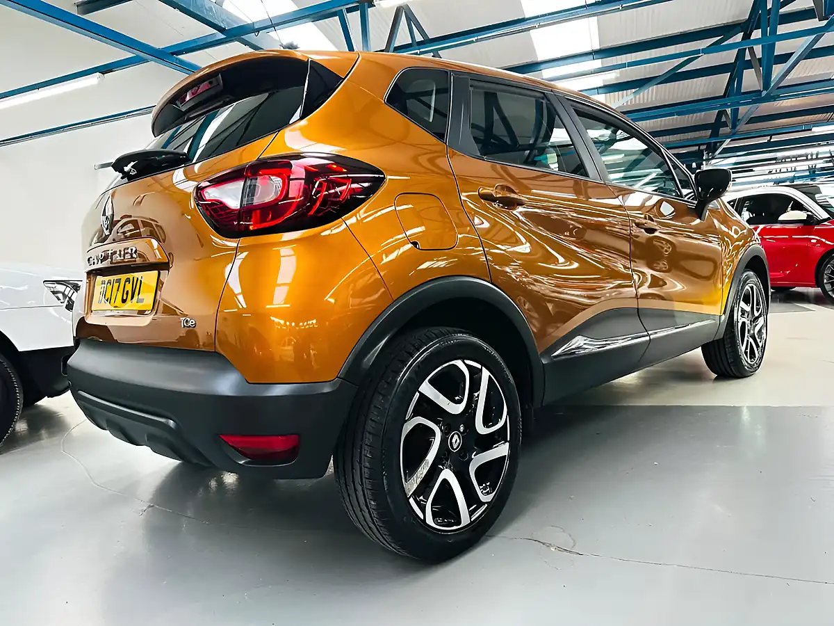 Used 2017 Renault Captur Dynamique Nav Desert Orange - Interior and Exterior details 7
