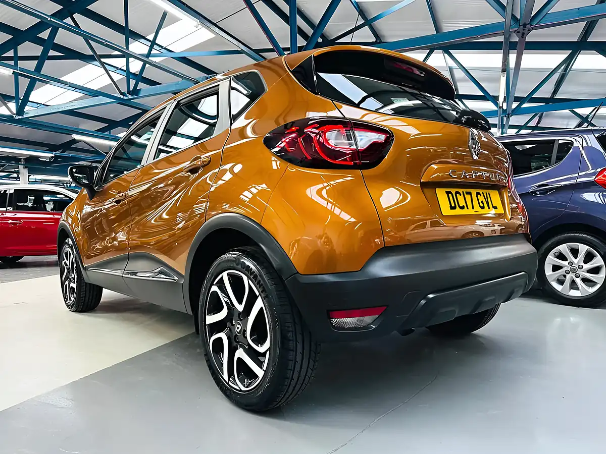 Used 2017 Renault Captur Dynamique Nav Desert Orange - Interior and Exterior details 8