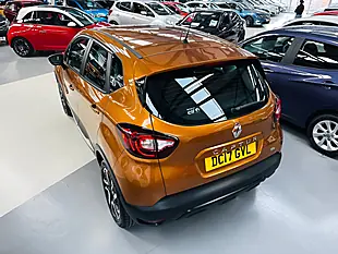 Used 2017 Renault Captur Dynamique Nav Desert Orange - Interior and Exterior details 9