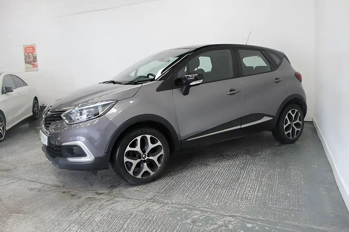 Used 2017 Renault Captur Dynamique Nav Grey - Interior and Exterior details 5