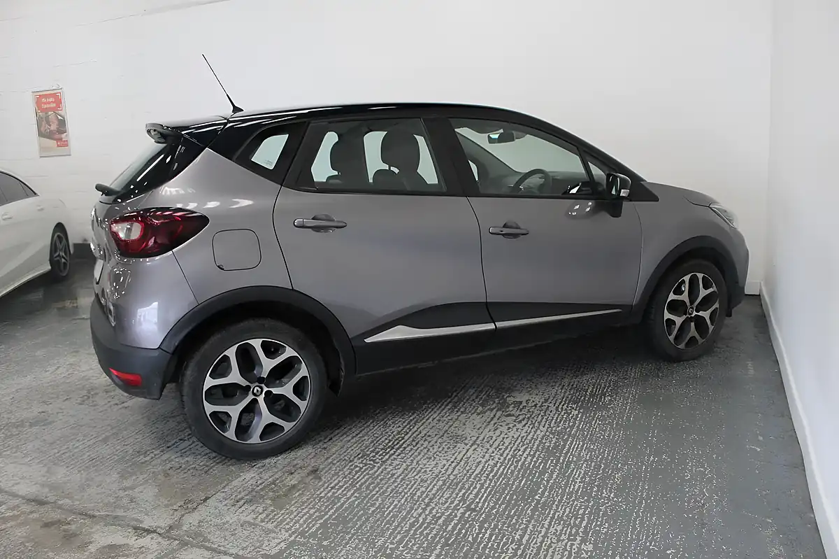 Used 2017 Renault Captur Dynamique Nav Grey - Interior and Exterior details 9