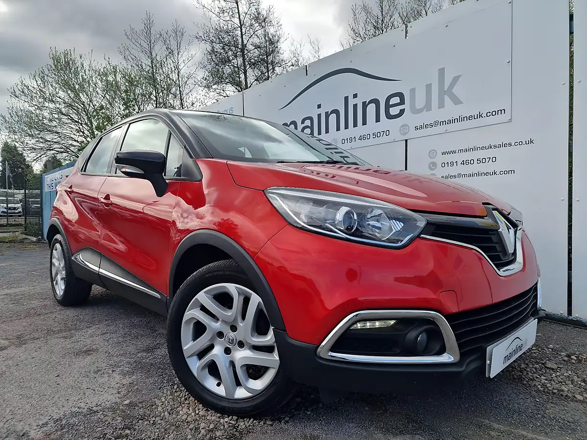 Used 2017 Renault Captur Dynamique Nav Red - Front View
