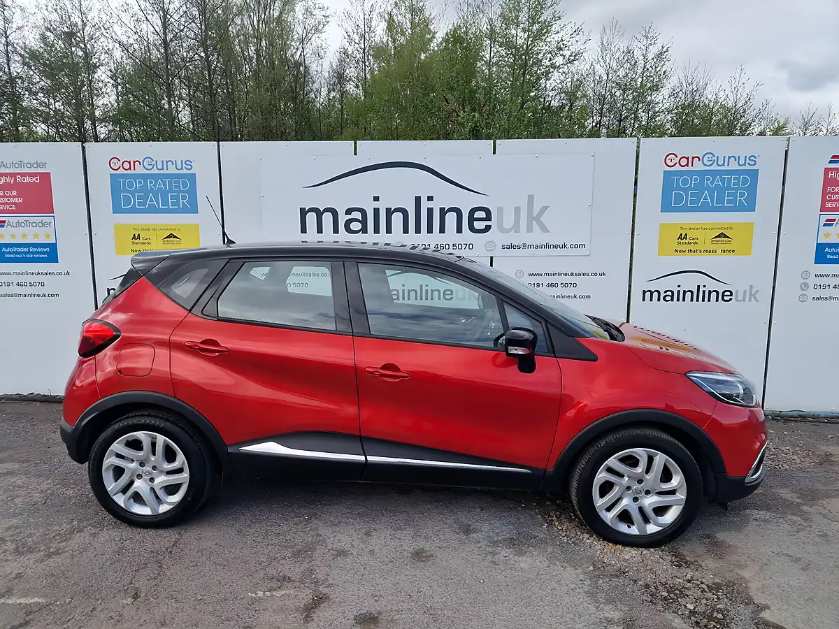 Used 2017 Renault Captur Dynamique Nav Red - Interior and Exterior details 10