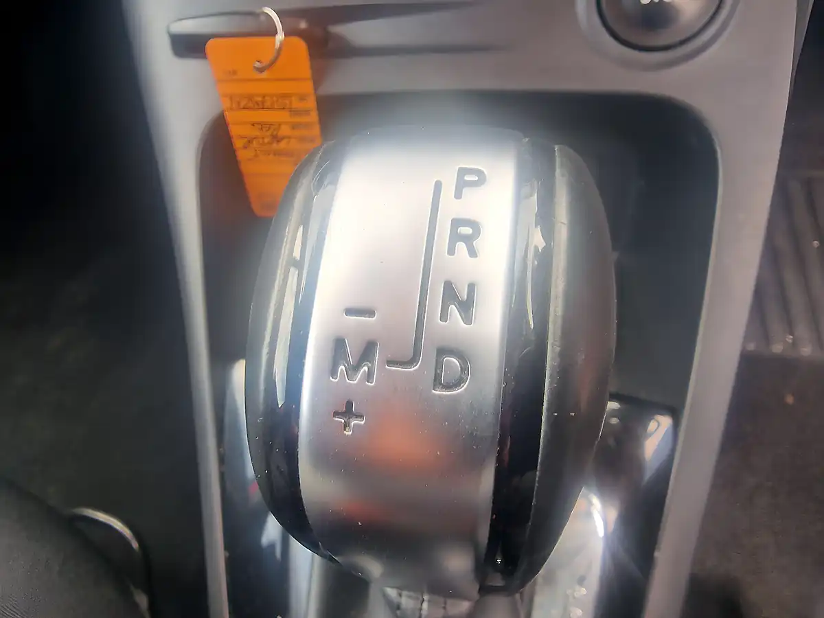 Used 2017 Renault Captur Dynamique Nav Red - Interior and Exterior details 14