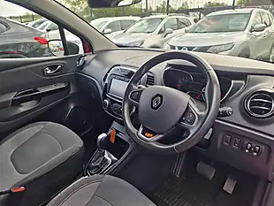 Used 2017 Renault Captur Dynamique Nav Red - Interior and Exterior details 15