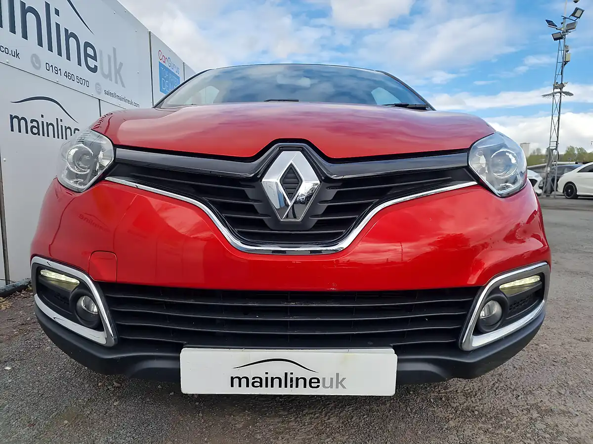 Used 2017 Renault Captur Dynamique Nav Red - Interior and Exterior details 2
