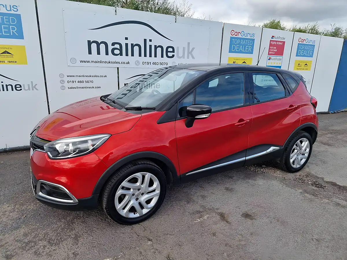 Used 2017 Renault Captur Dynamique Nav Red - Interior and Exterior details 3
