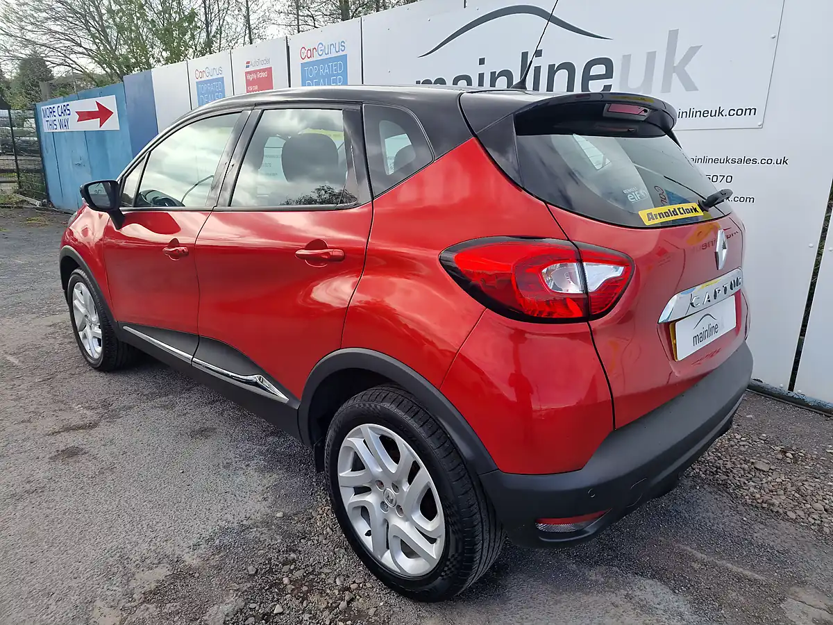 Used 2017 Renault Captur Dynamique Nav Red - Interior and Exterior details 4