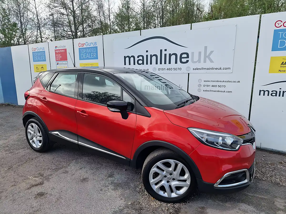Used 2017 Renault Captur Dynamique Nav Red - Interior and Exterior details 5