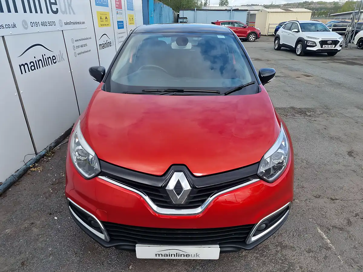 Used 2017 Renault Captur Dynamique Nav Red - Interior and Exterior details 6