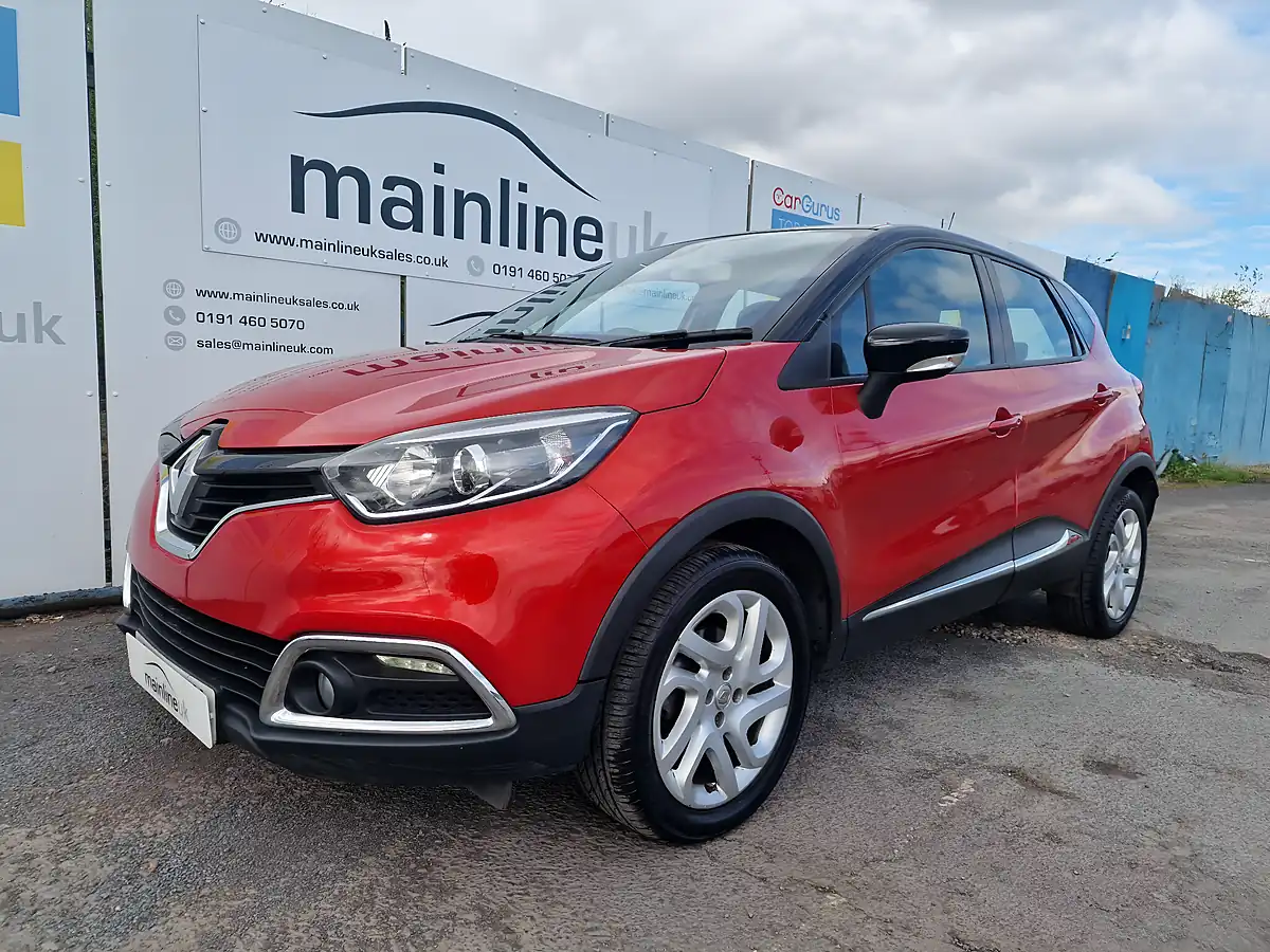 Used 2017 Renault Captur Dynamique Nav Red - Interior and Exterior details 7
