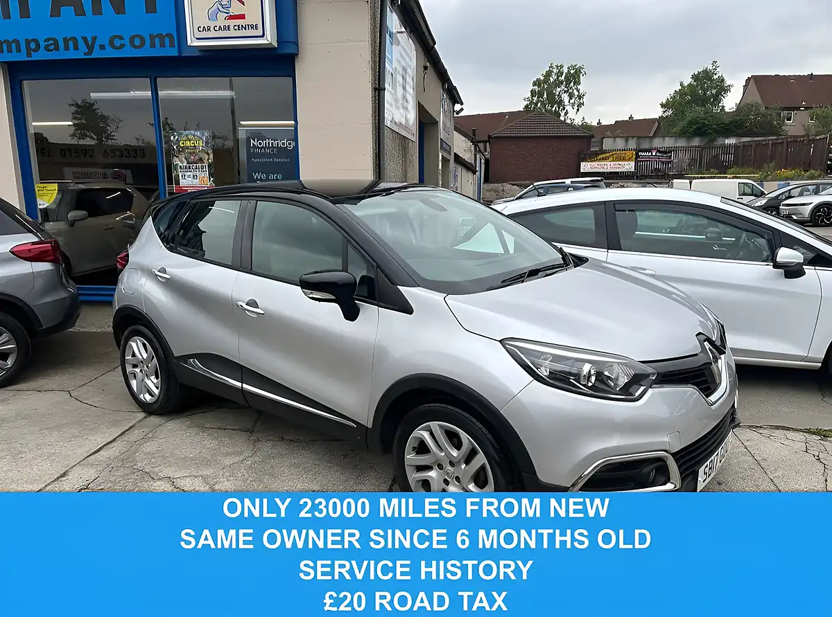 Used 2017 Renault Captur Dynamique Nav Silver - Front View