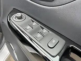Used 2017 Renault Captur Dynamique Nav Silver - Interior and Exterior details 13