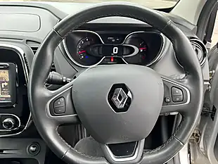 Used 2017 Renault Captur Dynamique Nav Silver - Interior and Exterior details 18
