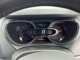 Used 2017 Renault Captur Dynamique Nav Silver - Interior and Exterior details 19