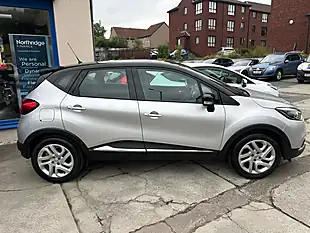 Used 2017 Renault Captur Dynamique Nav Silver - Interior and Exterior details 3