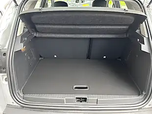 Used 2017 Renault Captur Dynamique Nav Silver - Interior and Exterior details 7