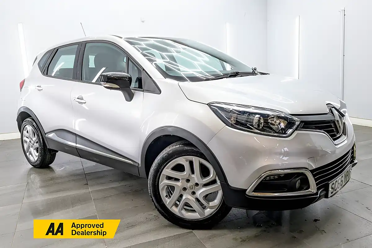 Used 2017 Renault Captur Dynamique Nav Silver - Front View