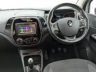 Used 2017 Renault Captur Dynamique Nav Silver - Interior and Exterior details 17