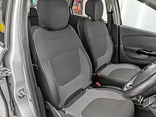 Used 2017 Renault Captur Dynamique Nav Silver - Interior and Exterior details 19