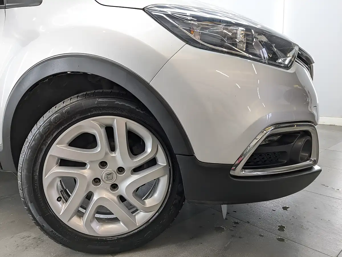 Used 2017 Renault Captur Dynamique Nav Silver - Interior and Exterior details 2