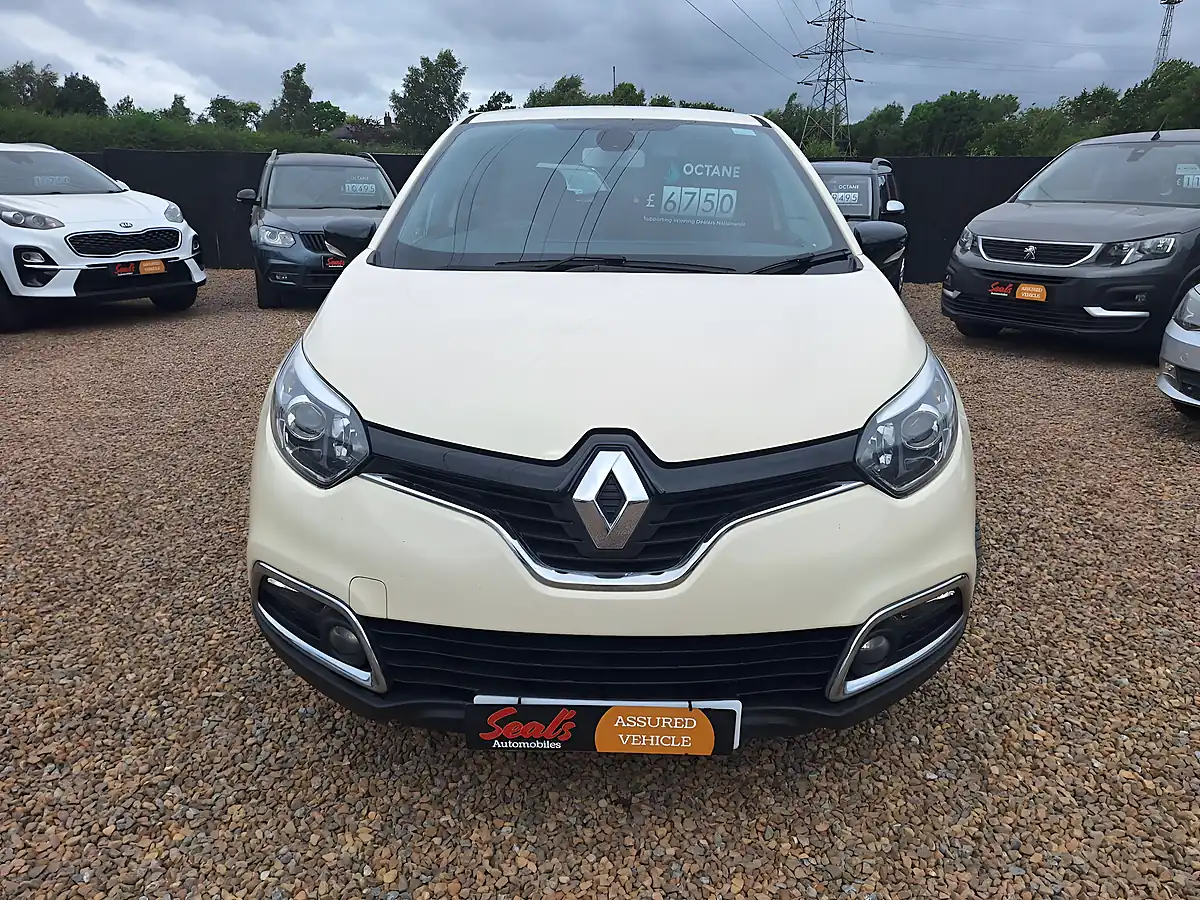 Used 2017 Renault Captur Dynamique Nav White - Interior and Exterior details 11