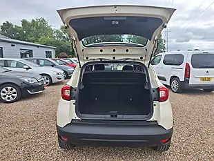 Used 2017 Renault Captur Dynamique Nav White - Interior and Exterior details 13