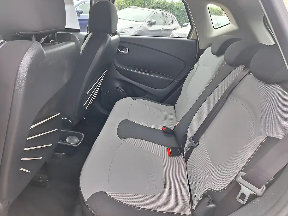 Used 2017 Renault Captur Dynamique Nav White - Interior and Exterior details 17
