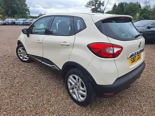 Used 2017 Renault Captur Dynamique Nav White - Interior and Exterior details 3